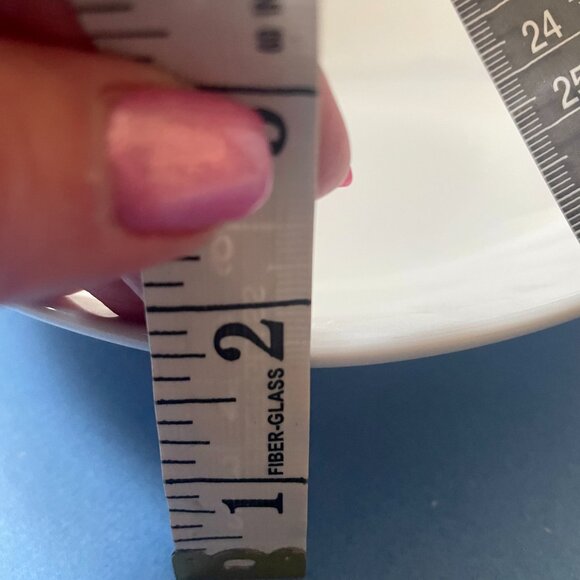 3 dining or serving plates - Picture 6 of 6